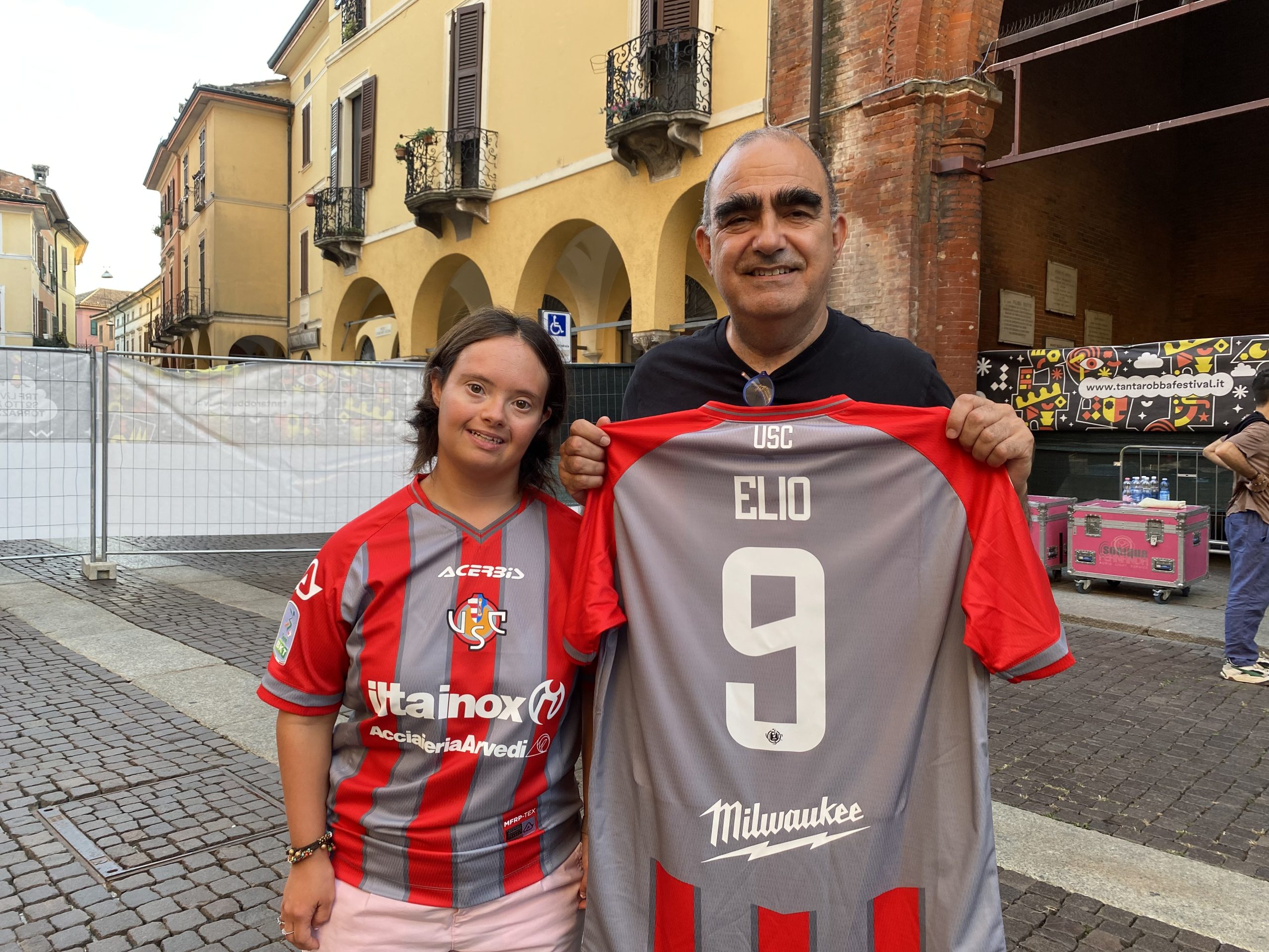 Cremonese, maglia grigiorossa in regalo anche per Elio